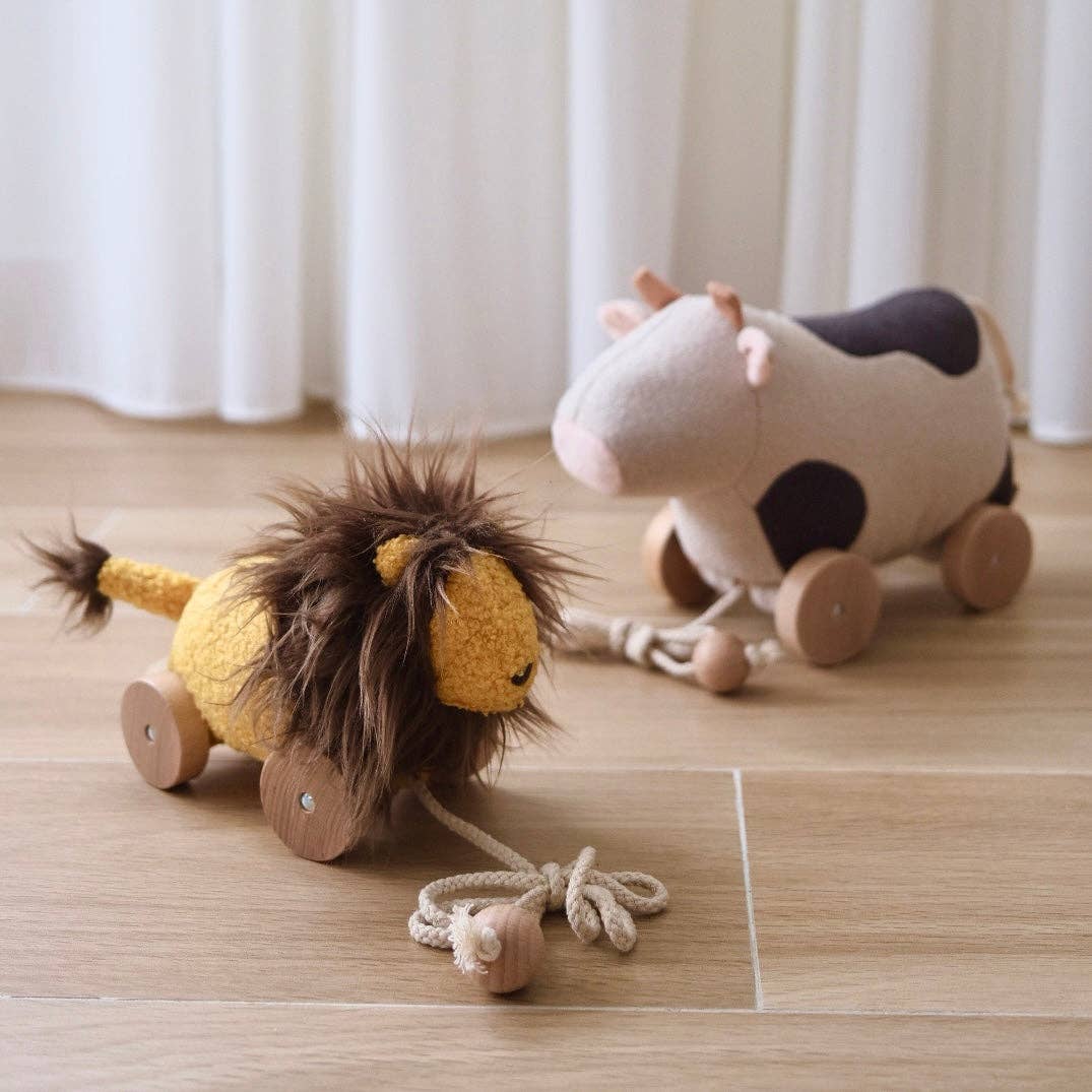 Leo // Pull-Along Toy