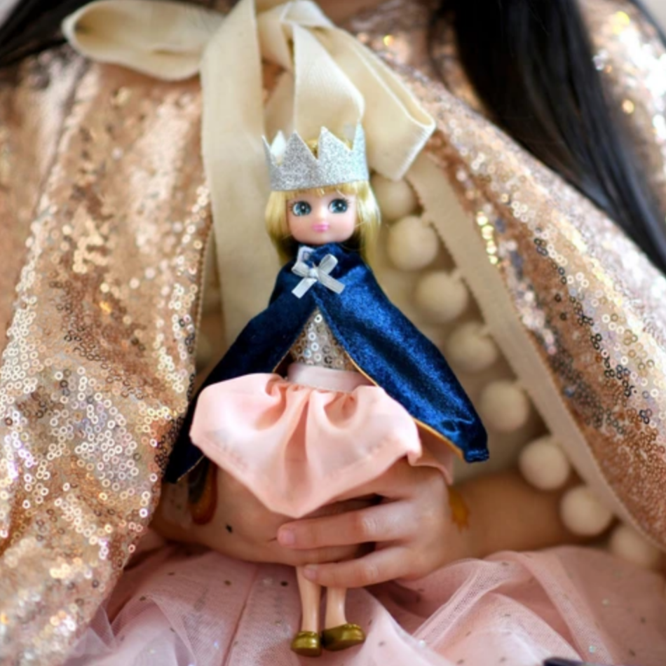 Lottie Doll: Queen of the Castle