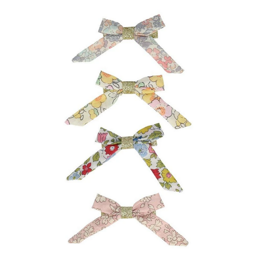 4 bows made of colorful fabric