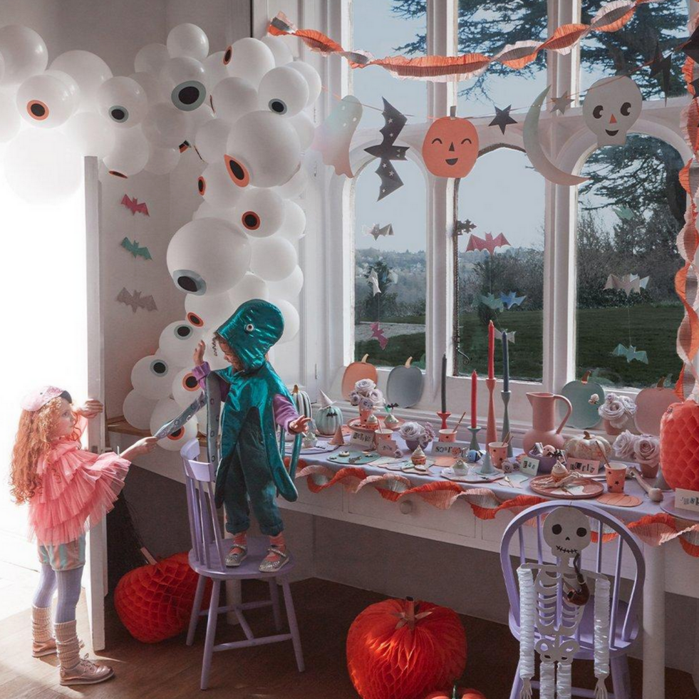 Eye Ball Balloon Garland