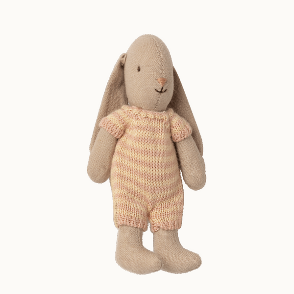 Bunny in Knitted Suit -micro