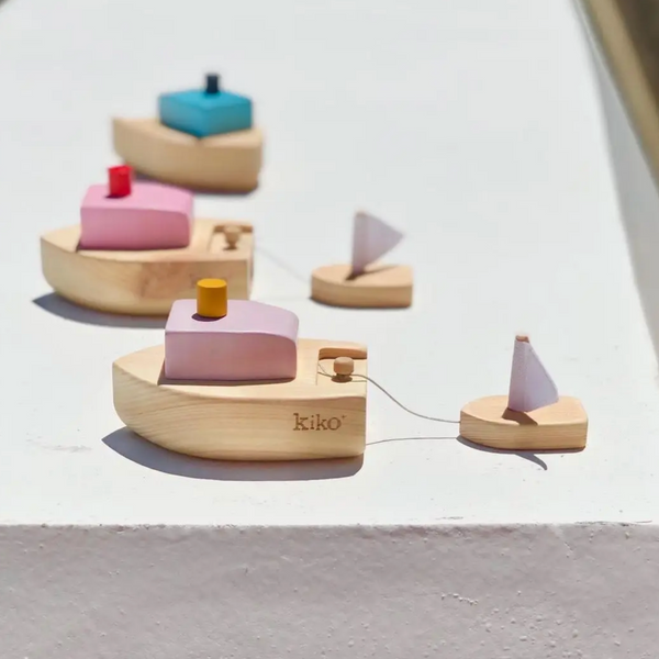 Ofune Wind-Up Boat -pink