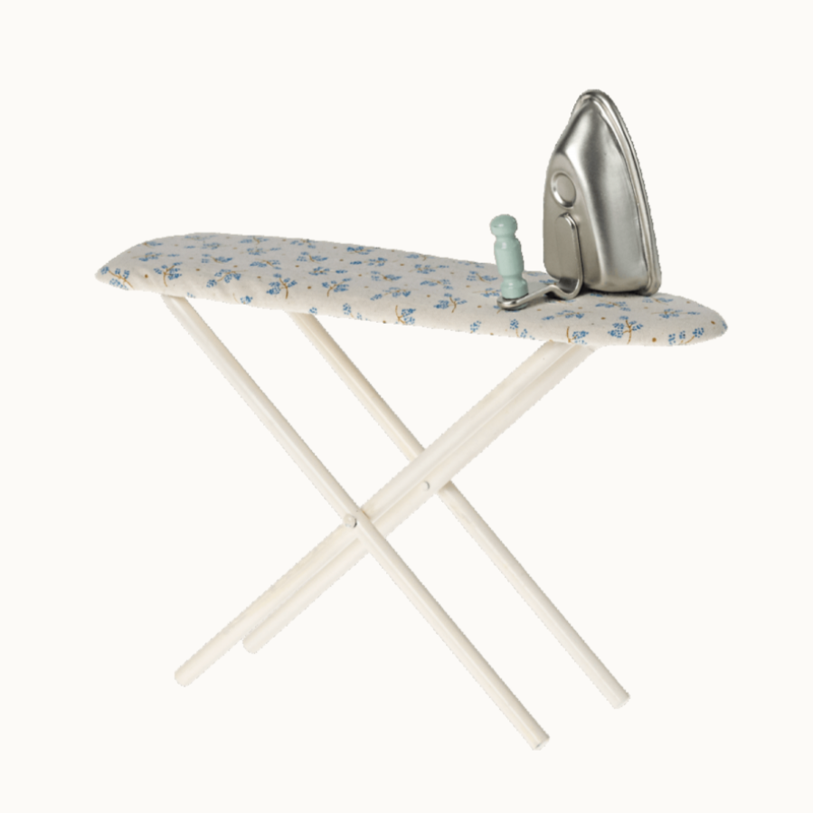 Iron and Ironing Board -mini