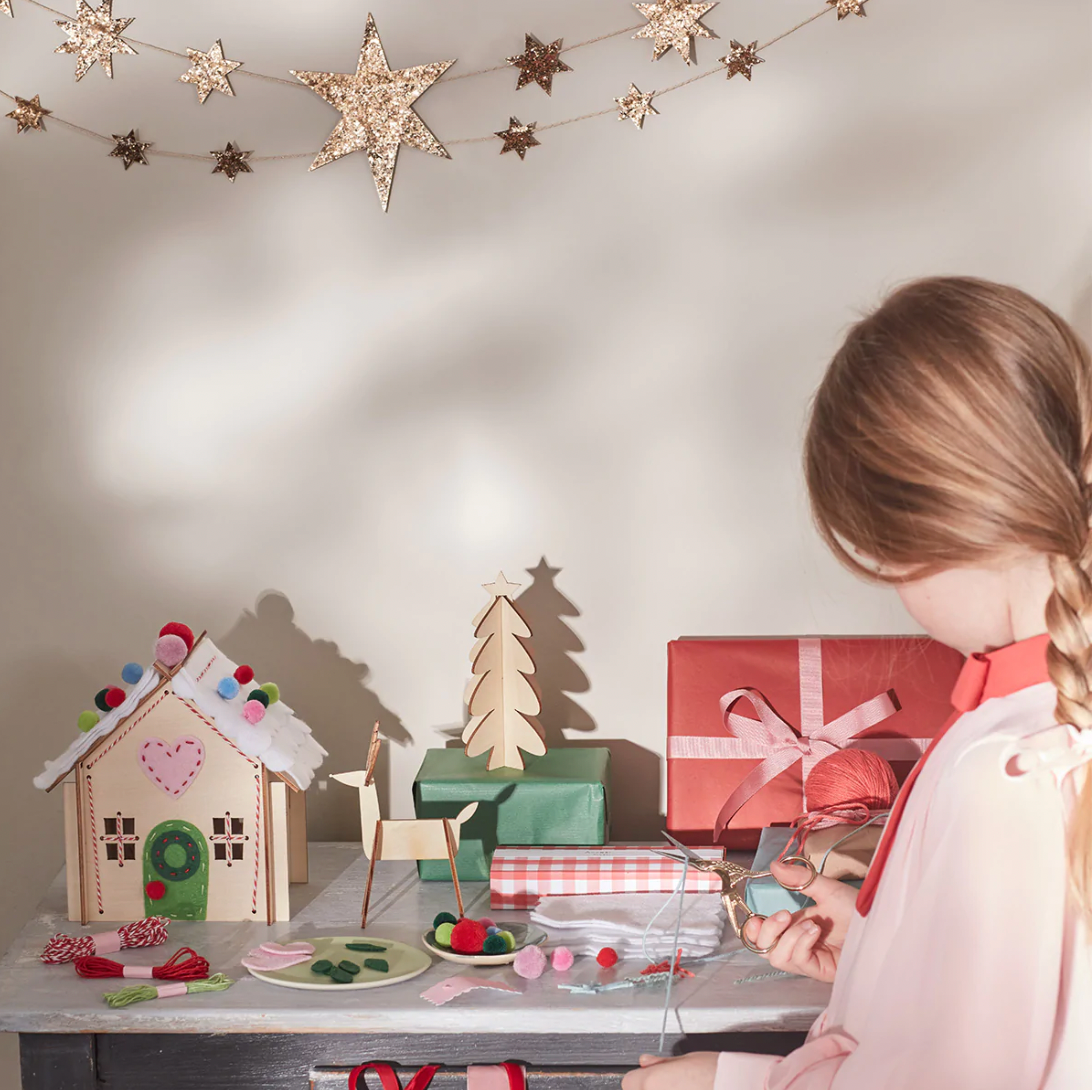 Wooden Embroidery Gingerbread House Kit (4-6yrs)