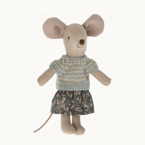 Knitted Sweater and Skirt for Big Sister Mouse