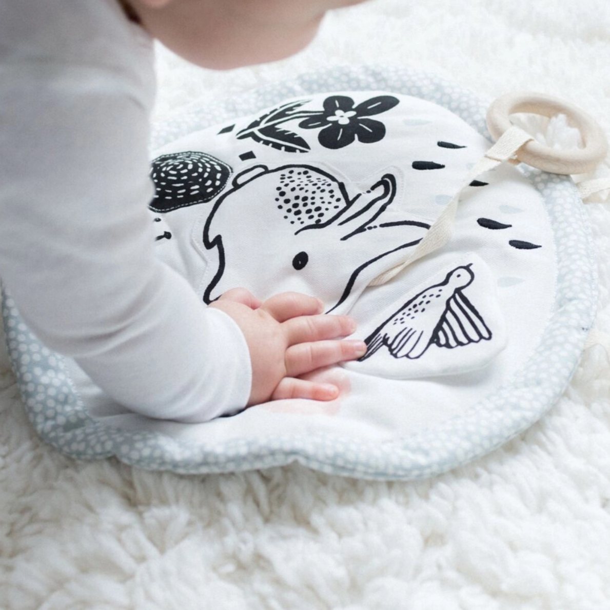 Organic Meadow Crinkle Activity Pad