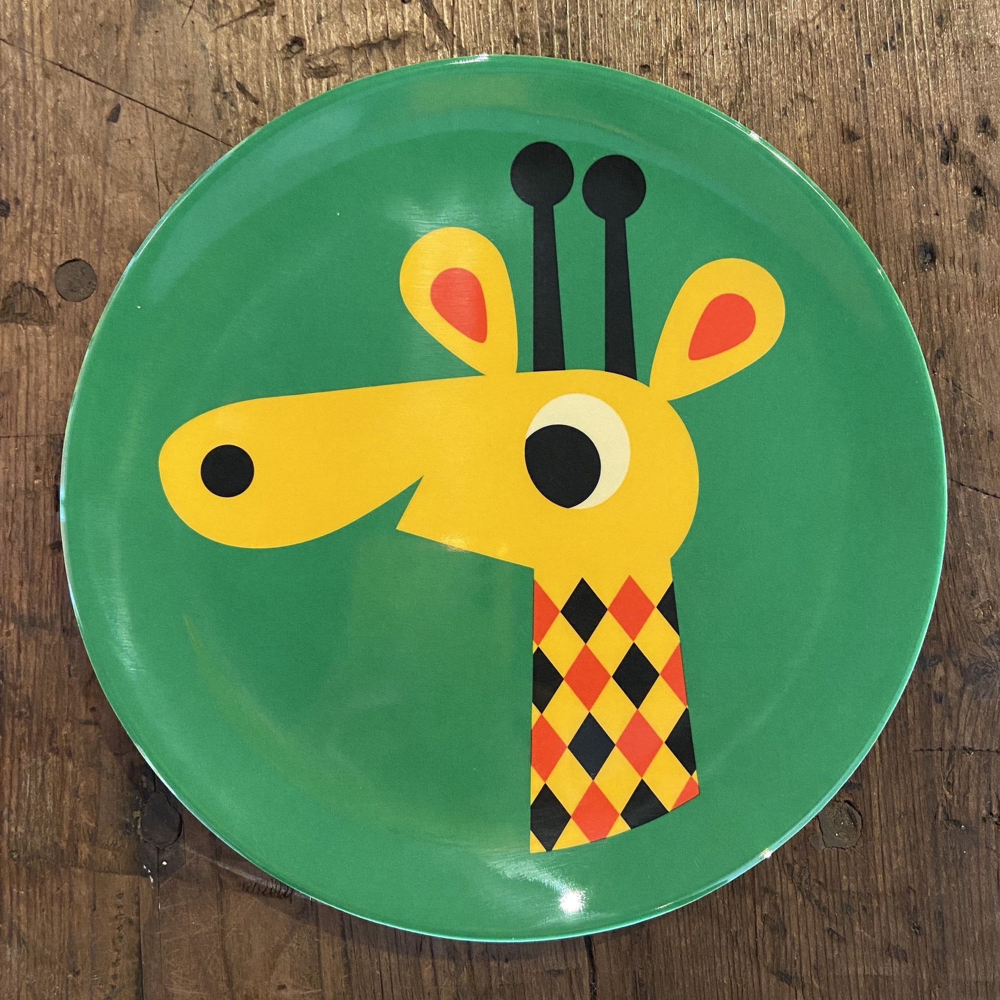 green giraffe plate with yellow giraffe